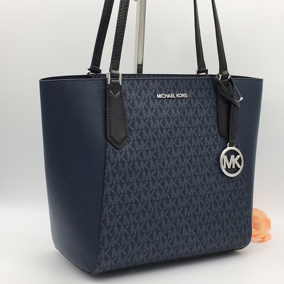 Michael Kors Handbags - MICHAEL KORS KIMBERLY SM BONDED TOTE NAVY MULTI